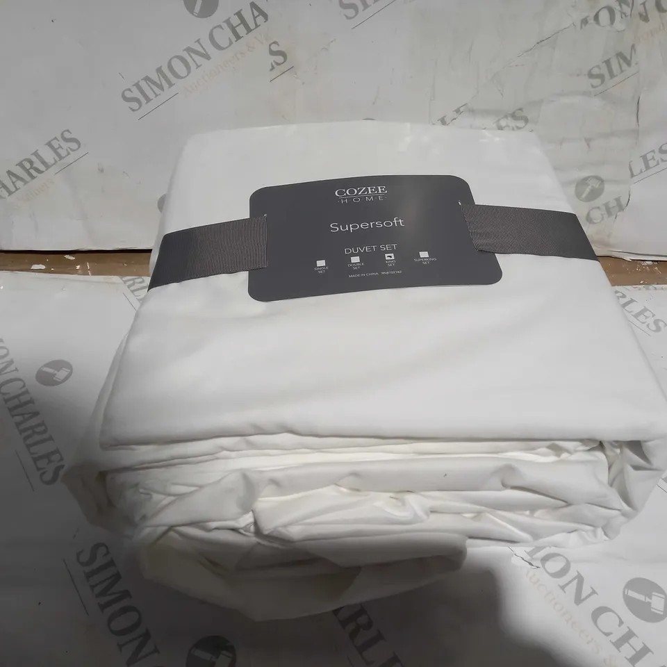 SUPERSOFT BY COZEE HOME 4 PIECE DUVET SET WITH CONTRAST TRIM - KING 