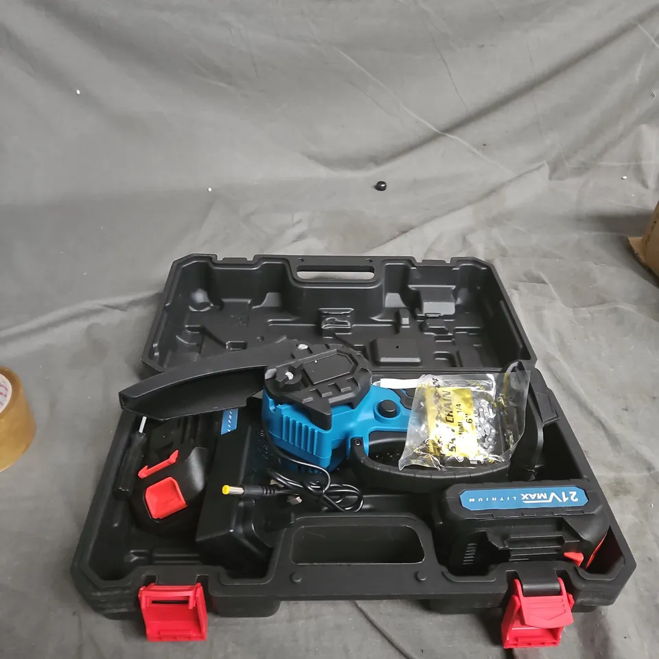 CORDLESS RECIPROCATING SAW – 21V MAX, IN CARRY CASE