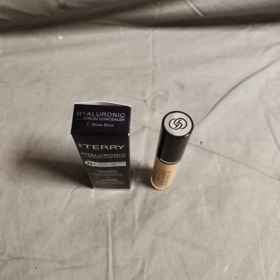 BOXED BY TERRY HYALURONIC SERUM CONCEALER – WARM BEIGE - 5.2ML