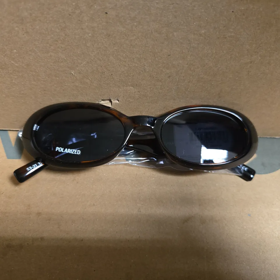 LE SPECS WORK IT! *POLARIZED* - ROUND FRAME SUNGLASSES