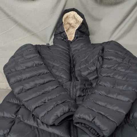 MOUNTAIN WAREHOUE UK 12 PUFFER COAT