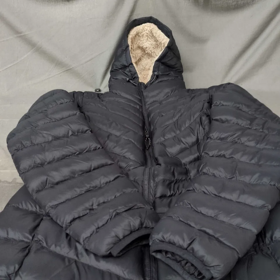 MOUNTAIN WAREHOUE UK 12 PUFFER COAT