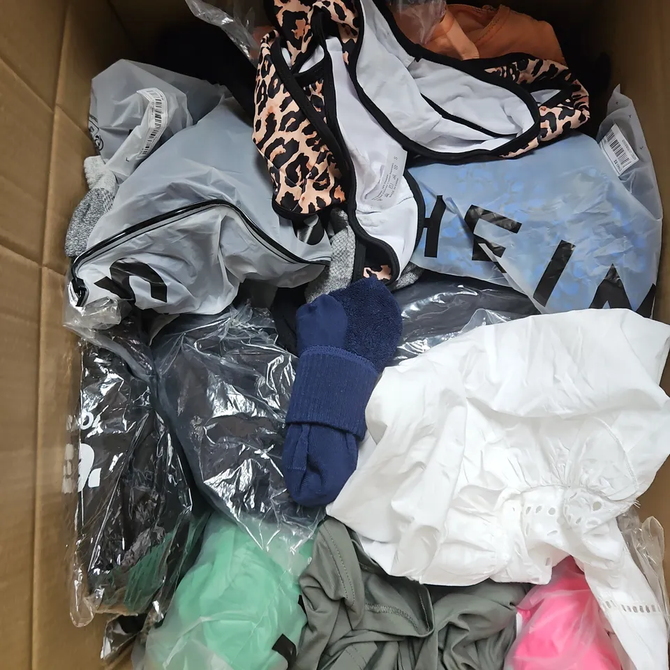 BOX OF APPROXIMATELY 20 ASSORTED CLOTHING ITEMS TO INCLUDE - TOPS - DRESS - TROUSERS - ETC