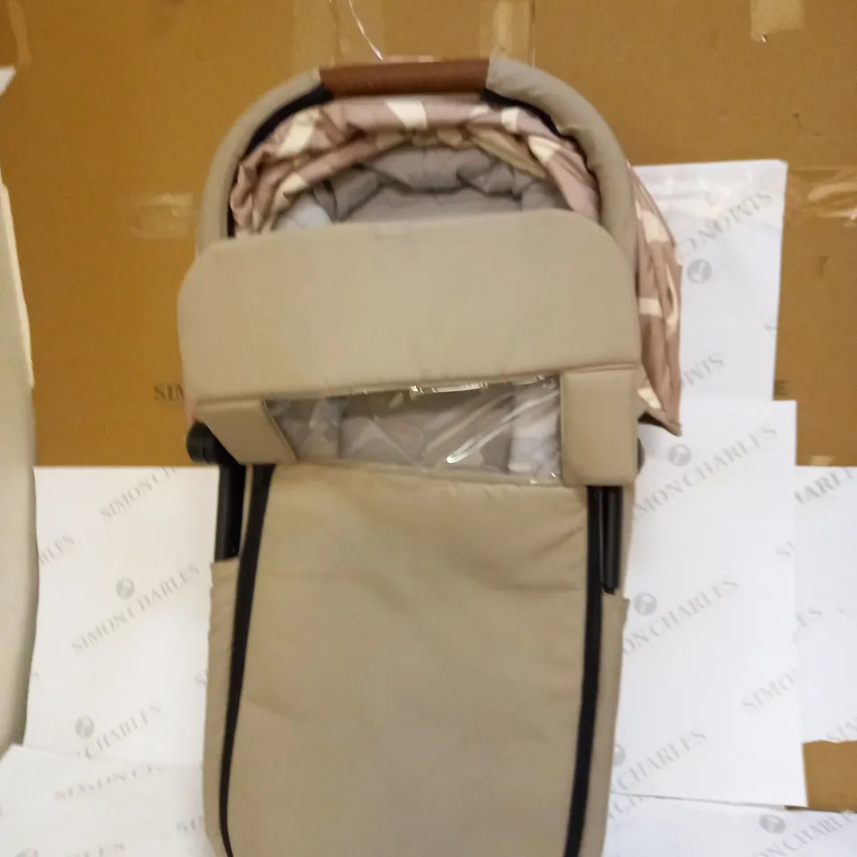 MY BABIIE DANI DYER ROSE GOLD GIRAFFE TRAVEL SYSTEM [COLLECTION ONLY] RRP £369.99