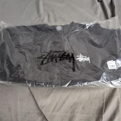 STUSSY BASIC CREW SWEATSHIRT – BLACK, SIZE M