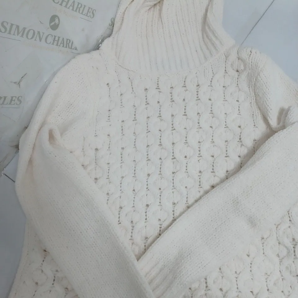 2 NINA LEONARD CHENILLE KNIT JUMPER IN IVORY TO INCLUDE SIZE M, S