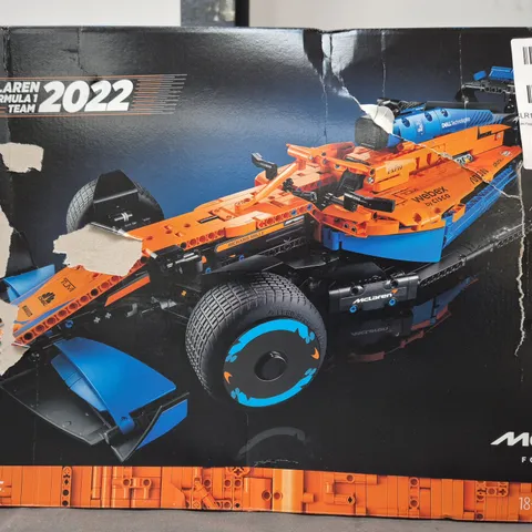 BOXED LEGO TECHNIC MCLAREN FORMULA 1 TEAM 2022 CAR - 42141