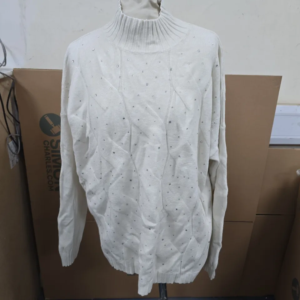 APRICOT WHITE KNIT JUMPER WITH PEARL EMBELLISHMENTS SIZE M