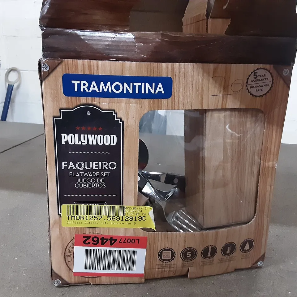 24 PIECE CUTLERY SET .