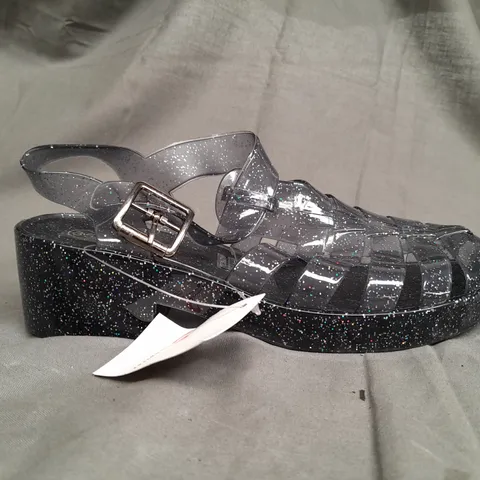 BOX OF APPROX 20 ASPIRE GREY GLITTER HEELED SANDALS IN VARIOUS SIZES