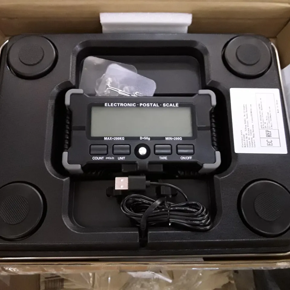 BOX CONTAINING 5 ELECTRONIC POSTAL SCALES