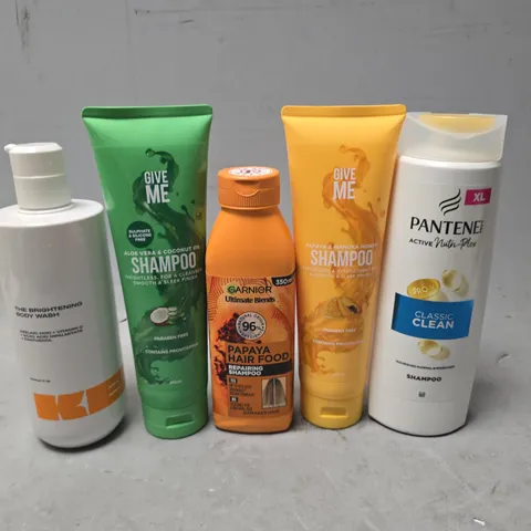 APPROXIMATELY 15 ASSORTED HEALTH & BEAUTY ITEMS TO INCLUDE - GIVE ME SHAMPOO , GARNIER  PAPAYA HAIR FOOD ETC