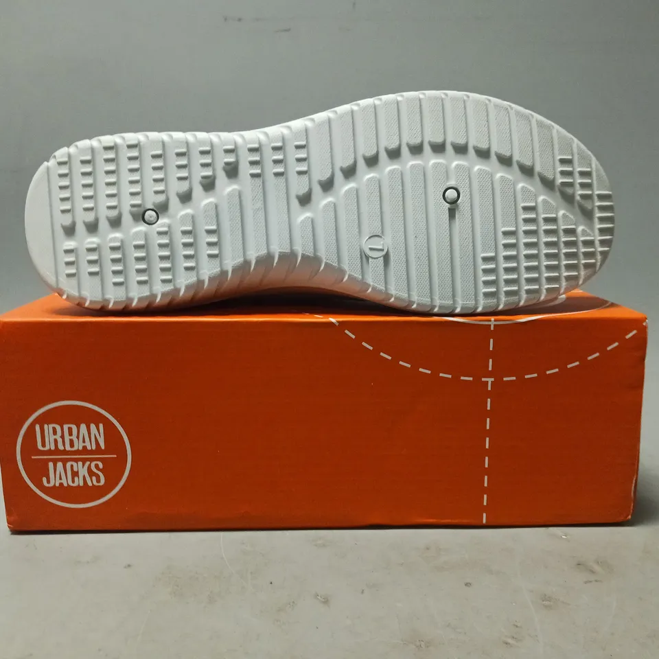 BOXED PAIR OF URBAN JACKS SLIP-ON SHOES IN LIGHT GREY SIZE 7