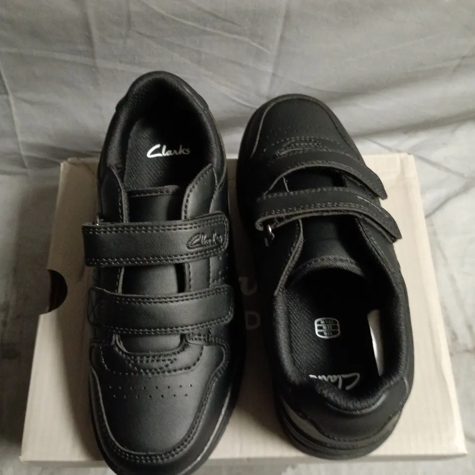 CLARKS CANYON SKY K KIDS' BLACK VELCRO TRAINERS – UK 13