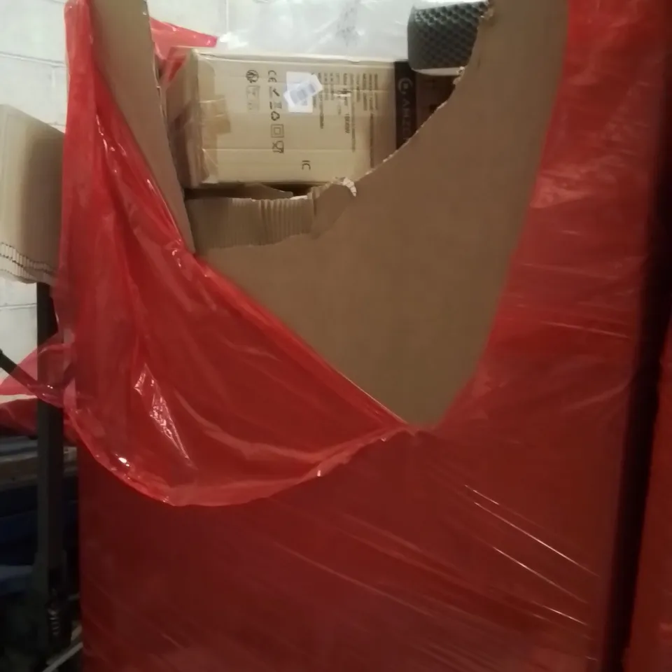 PALLET OF ASSORTED HOUSEHOLD GOODS AND PRODUCTS TO INCLUDE;BLENDER,VACUUM CLEANER,STEAM CLEANER,GAMING CHAIR,PILLOW