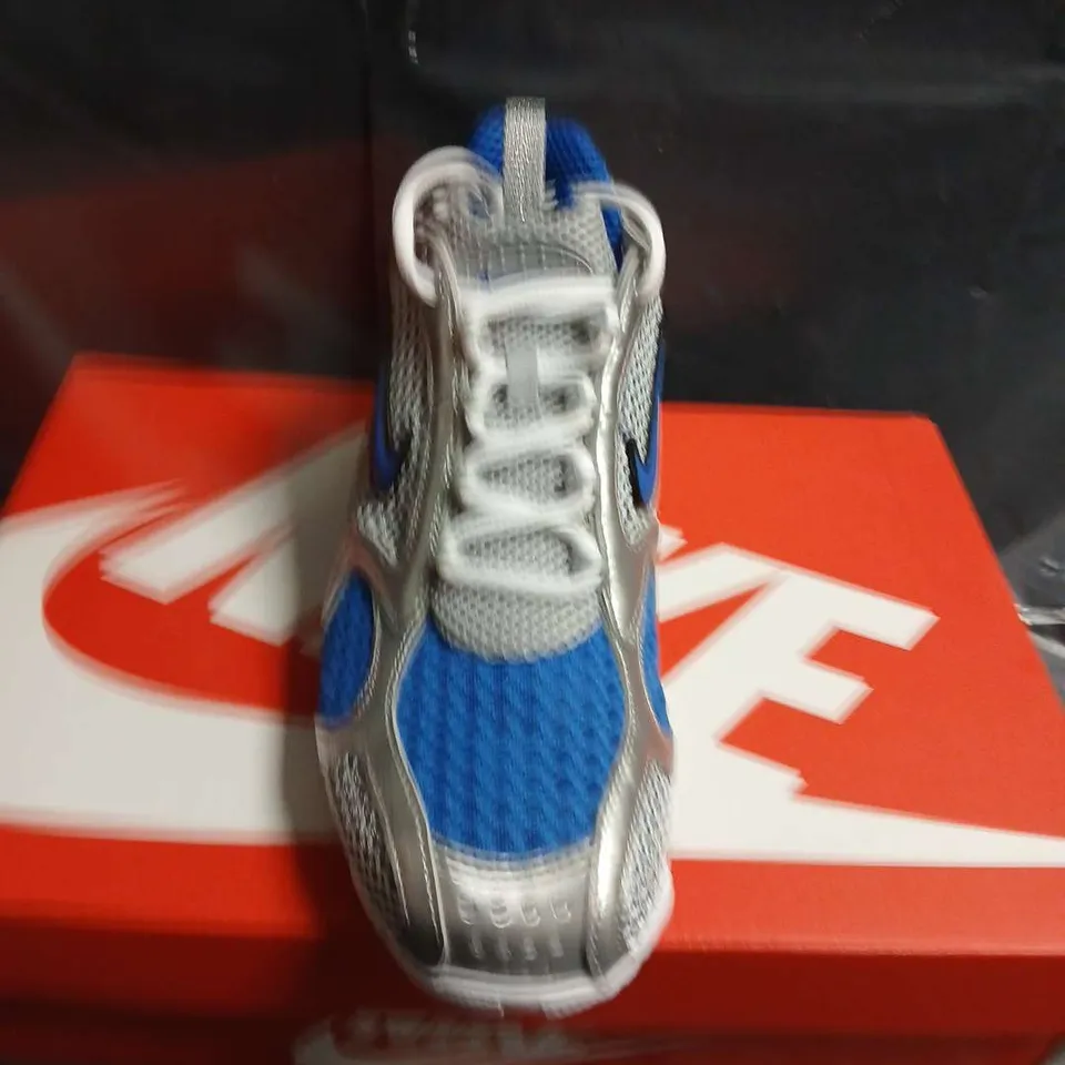BOXED PAIR OF NIKE AIR ZOOM SPIRIDON CAGE 2 TRAINERS -  UK SIZE 7.5