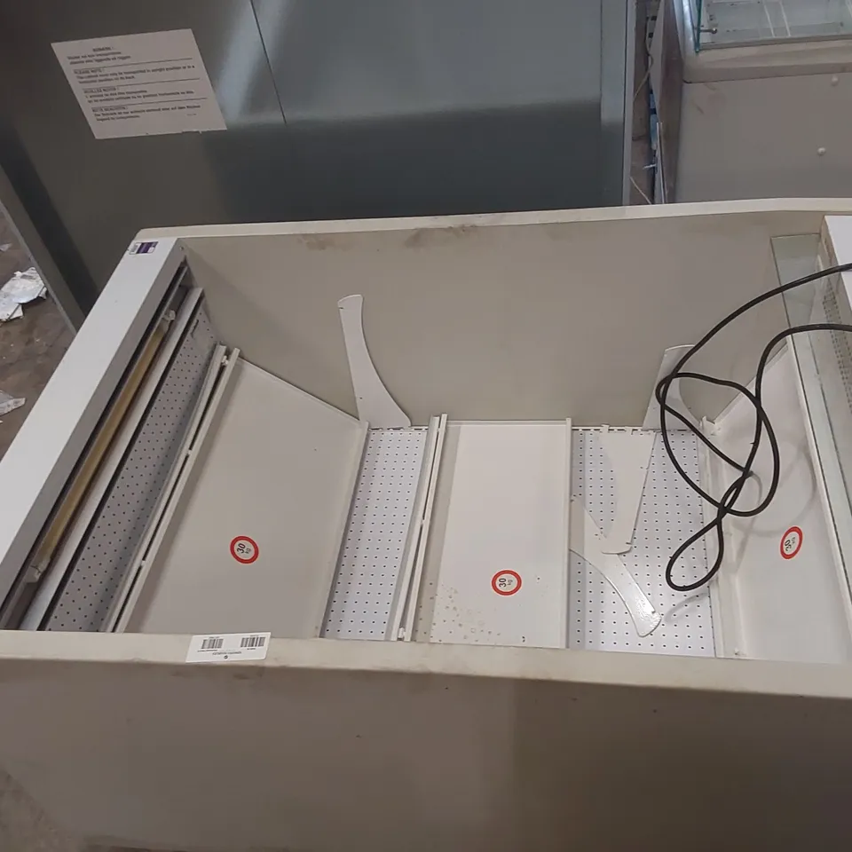 COMMERCIAL UPRIGHT DISPLAY FRIDGE