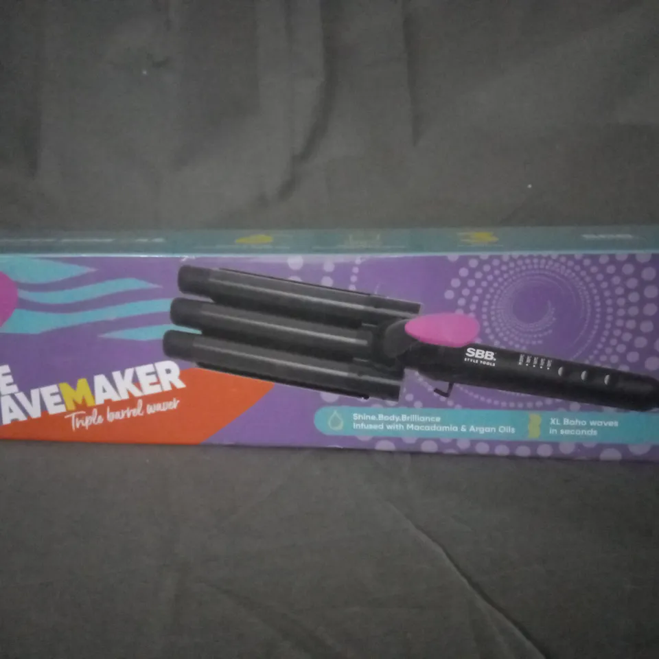 BOXED WAVEMAKER TRIPLE BARREL WAVER