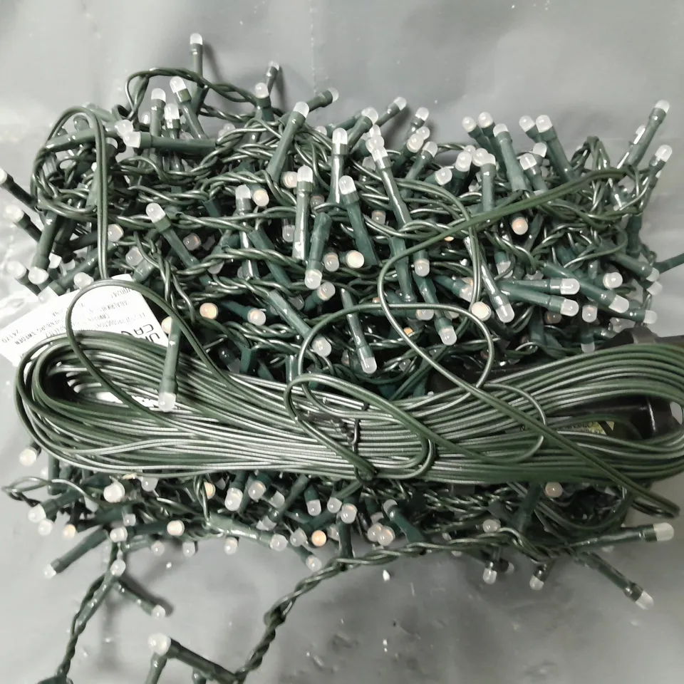 1000 WARM WHITE GLOW WORM CHRISTMAS LIGHTS