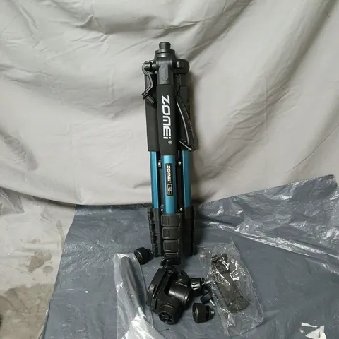 ZOMEI Q188TRIPOD WITH ACCESSORIES AND BLACK CARRY BAG.