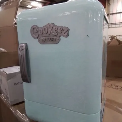 COOKEEZ MAKERY FREEZY CAKEZ PLAYSET