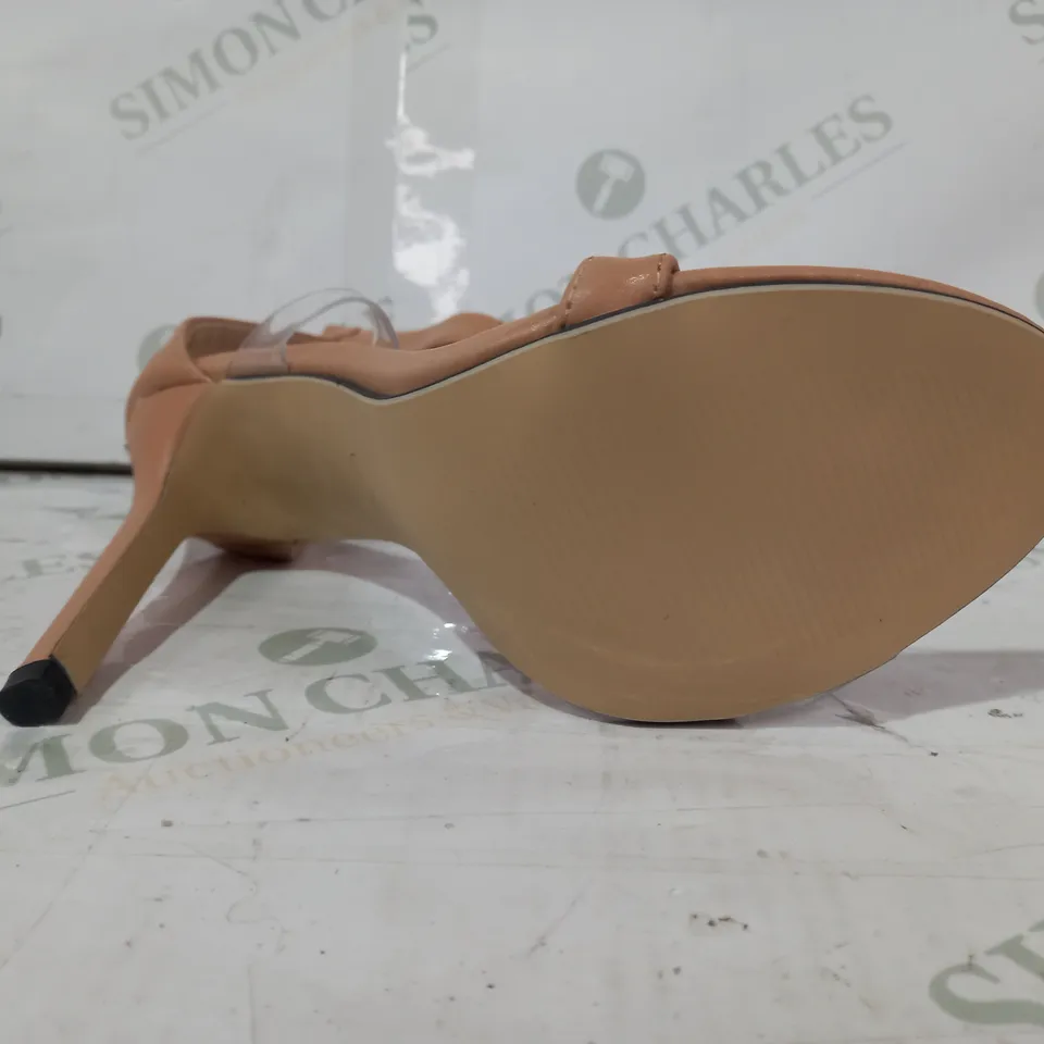 PAIR OF DESIGNER OPEN TOE HIGH HEELS IN NUDE COLOUR EU SIZE 41