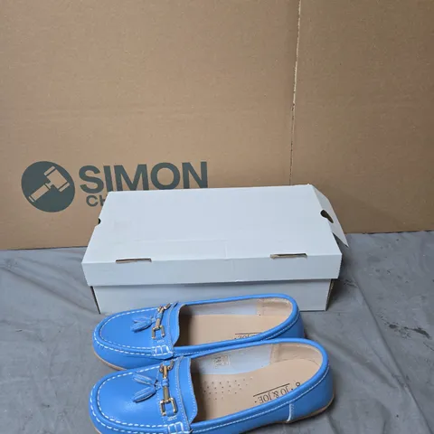 WOMEN'S BLUE LEATHER TASSEL LOAFERS – UK 8 