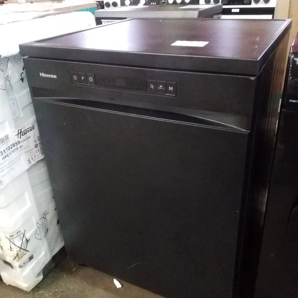 HISENSE HS622E90WUK FREESTANDING STANDARD DISHWASHER 85CM HIGH - E RATED , 24 X 23 X 33 INCHES (L X W X H) [ENERGY CLASS E] [ENERGY CLASS E] 