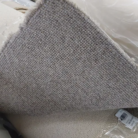 ROLL OF QUALITY NATURAL CO-ORDINATES MALACITE CARPET APPROXIMATELY 5M Γ 6M