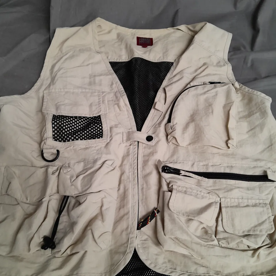 RIFLE KHAKI'S SPIRIT SLEEVLESS JACKET ON EGGSHELL WHITE - XL