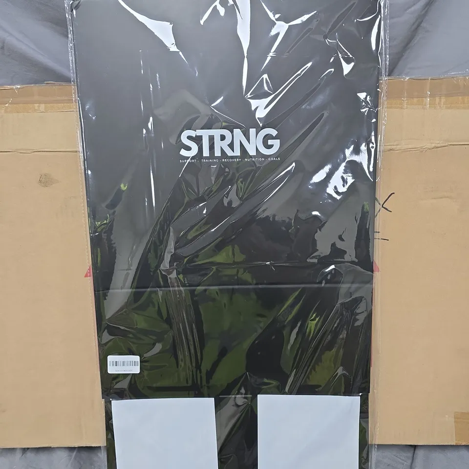STRNG FITNESS BOARD (ONE) – PLASTIC WRAPPED