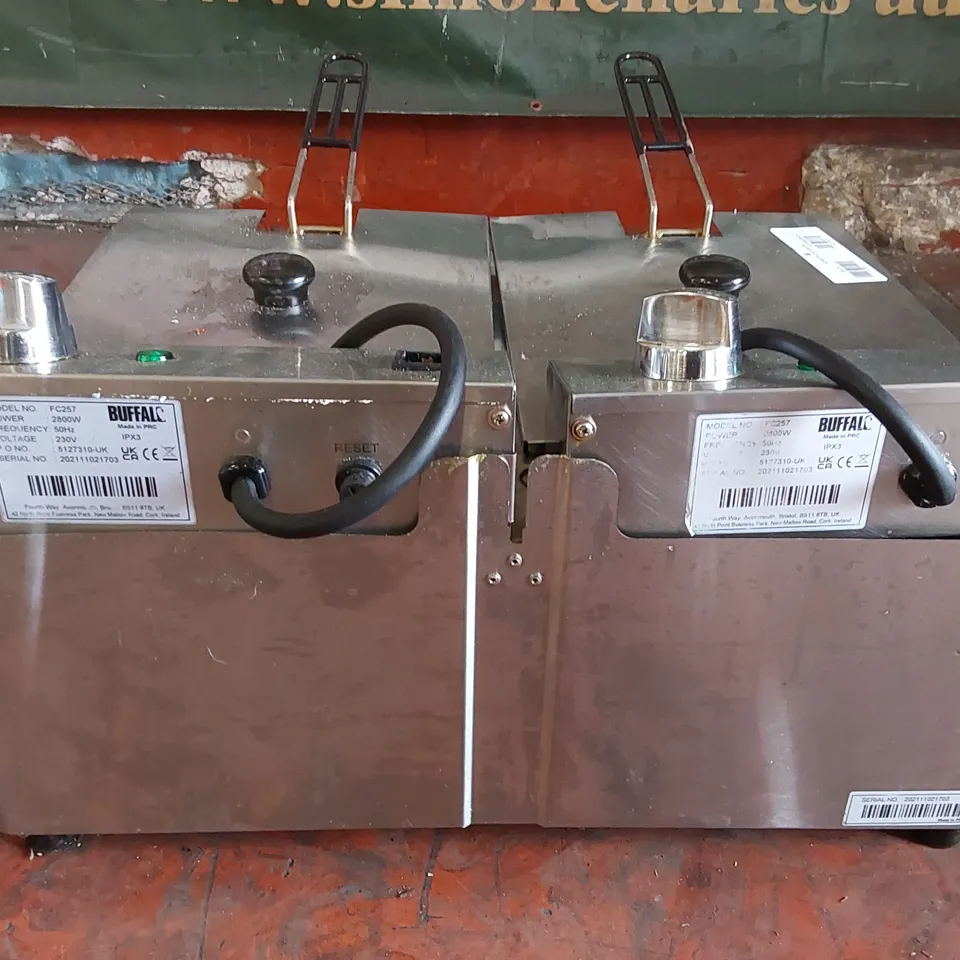 BUFFALO COMMERCIAL TWIN TANK TWIN BASKET 2x5LTR COUNTERTOP FRYER 2X2.8KW