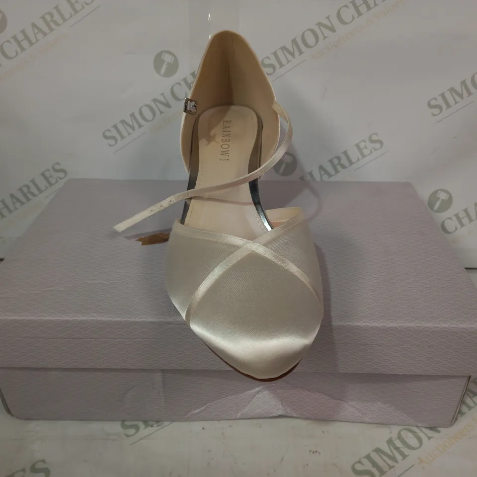 BOXED PAIR OF RAINBOW CLUB LOW HEEL SHOES IN SATIN IVORY COLOUR UK SIZE 9