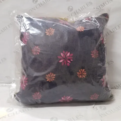 BRAND NEW SEALED HAWARDS GARDEN SCATTER CUSHION