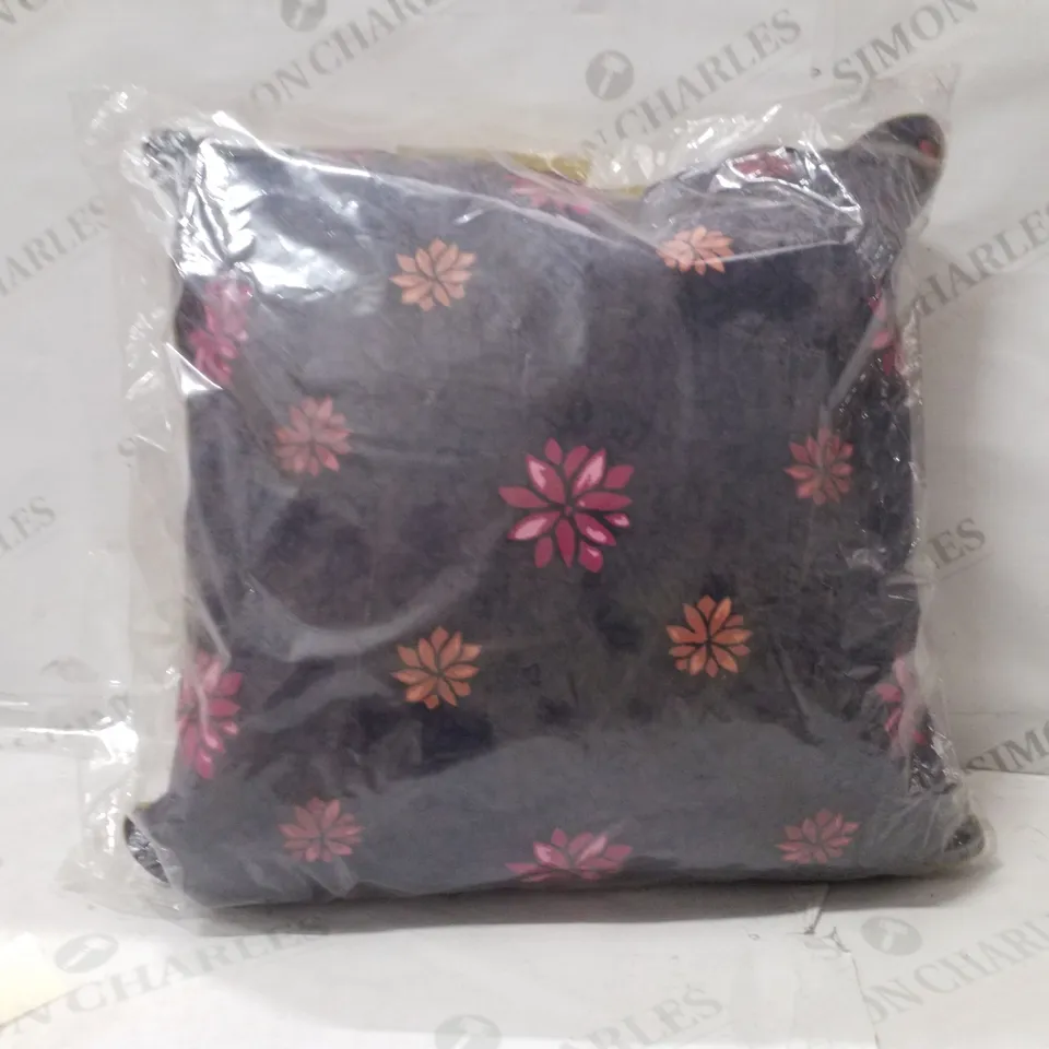 BRAND NEW SEALED HAWARDS GARDEN SCATTER CUSHION 