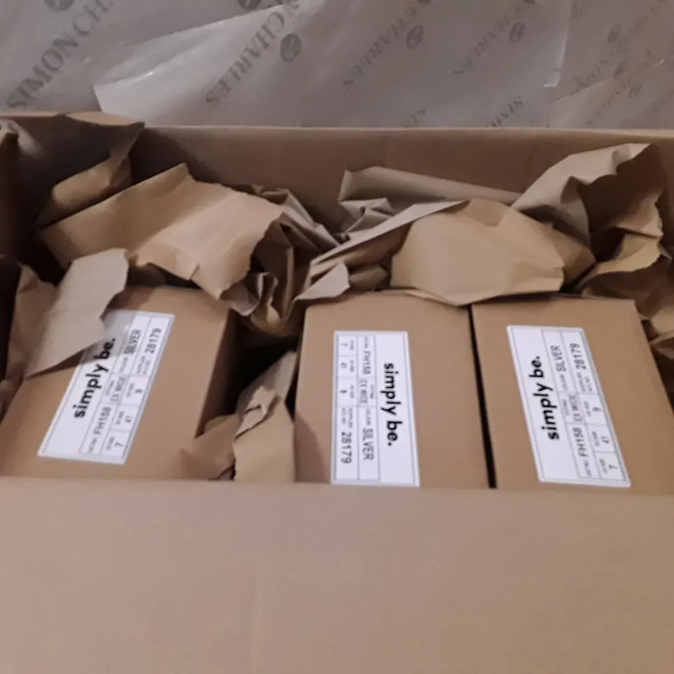 BOXED BRAND NEW SIMPLY BE DALLAS EX WIDE SHOES SIZE 7 SILVER COLOUR APPROXIMATELY 4 PAIRS