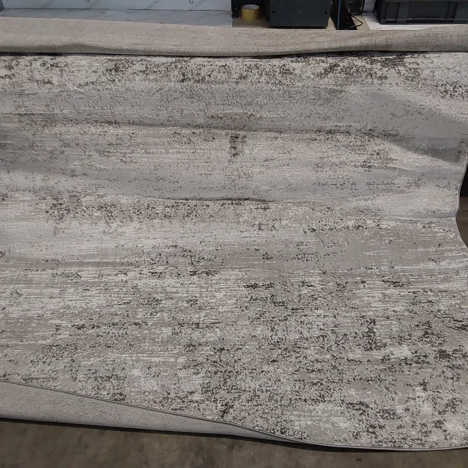 POWER LOOM CHARCOAL/WHITE RUG // 200 X 275CM