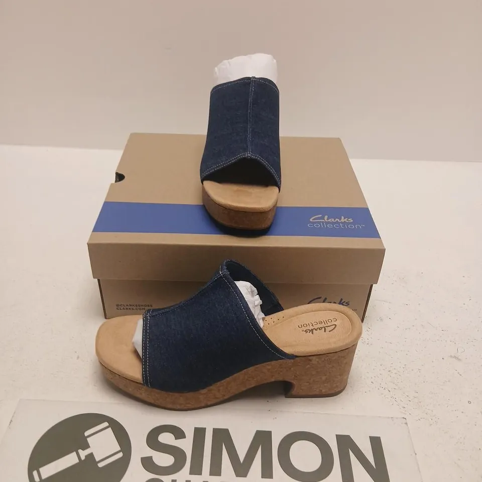 CLARKS COLLECTION WOMEN'S DENIM-BLUE WEDGE SANDALS WITH CORK PLATFORM SIZE 7