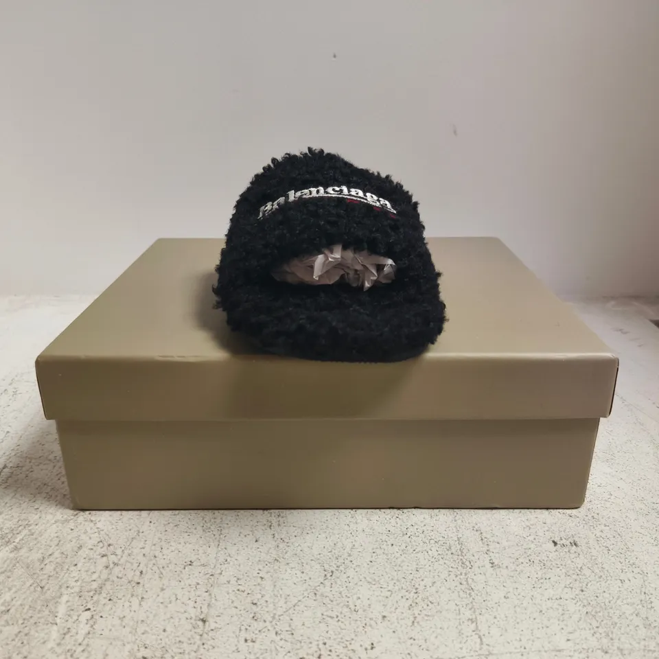 BOXED PAIR OF BALENCIAGA FLEECE SLIPPERS IN BLACK SIZE EU 41