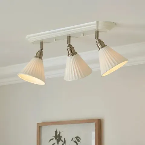 BOXED LILBOURNE RIBBED CERAMIC 3 LIGHT ADJUSTABLE FLUSH SPOTLIGHT