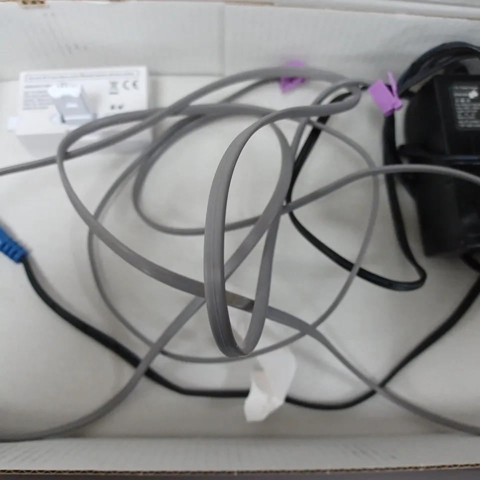 BOXED SKY Q HUB (ER115)