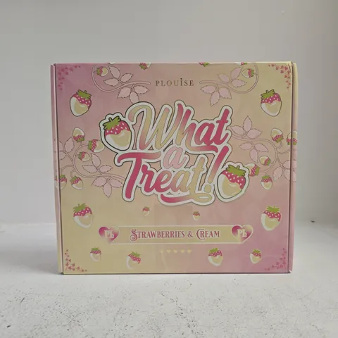 P.LOUISE WHAT A TREAT STRAWBERRIES & CREAM MYSTERY COSMETIC GIFT SET