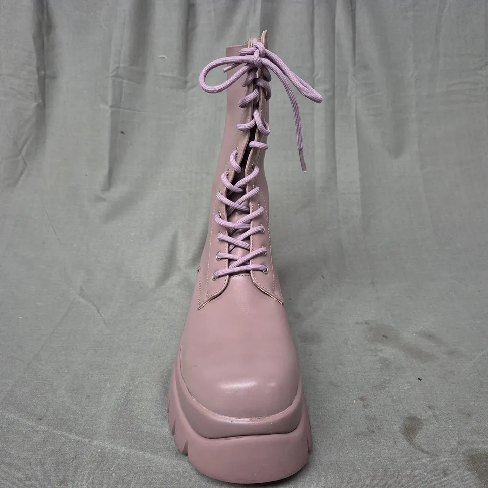 BOXED PAIR OF KOI COSTAL CRUISER ANKLE BOOTS IN MAUVE UK SIZE 8