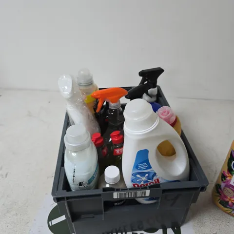 TOTE OF APPROXIMATELY 10 ASSORTED LIQUIDS TO INCLUDE: COMFORT 