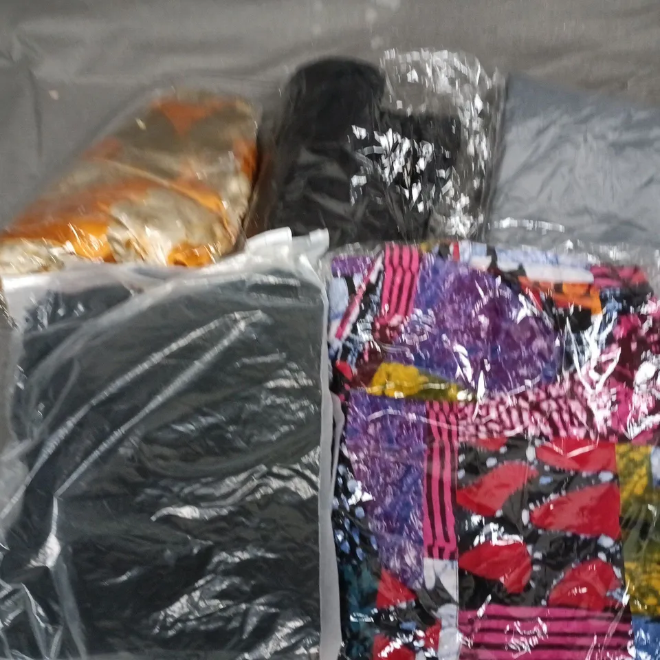 APPROXIMATELY 35 ASSORTED CLOTHING ITEMS IN VARIOUS SIZES, STYLES & COLOURS TO INCLUDE DRESS, TOPS, JACKET, ETC - COLLECTION ONLY