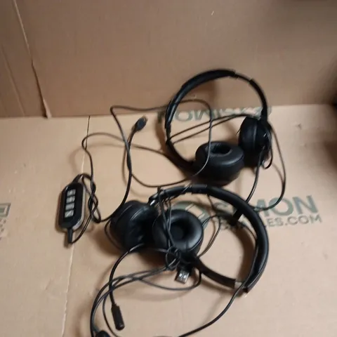 BOX OF APPROXIMATELY 7 ASSORTED WIRED HEADPHONES
