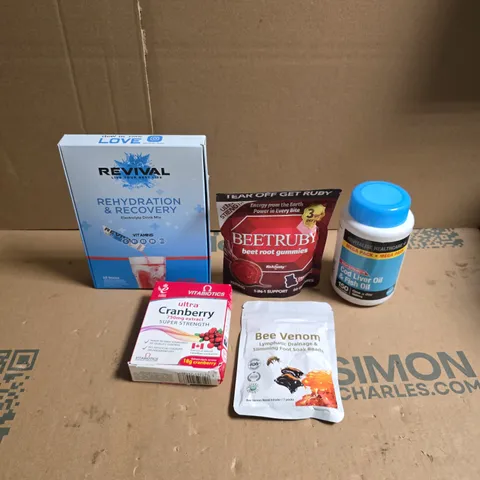 APPROXIMATELY 15 ASSORTED VITAMIN/HEALTH AID PRODUCTS TO INCLUDE VITABIOTICS, REVIVAL AND BEE VENOM