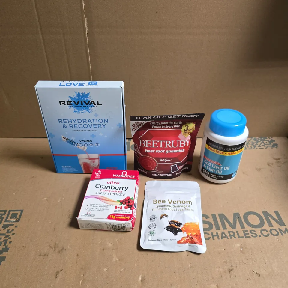 APPROXIMATELY 15 ASSORTED VITAMIN/HEALTH AID PRODUCTS TO INCLUDE VITABIOTICS, REVIVAL AND BEE VENOM