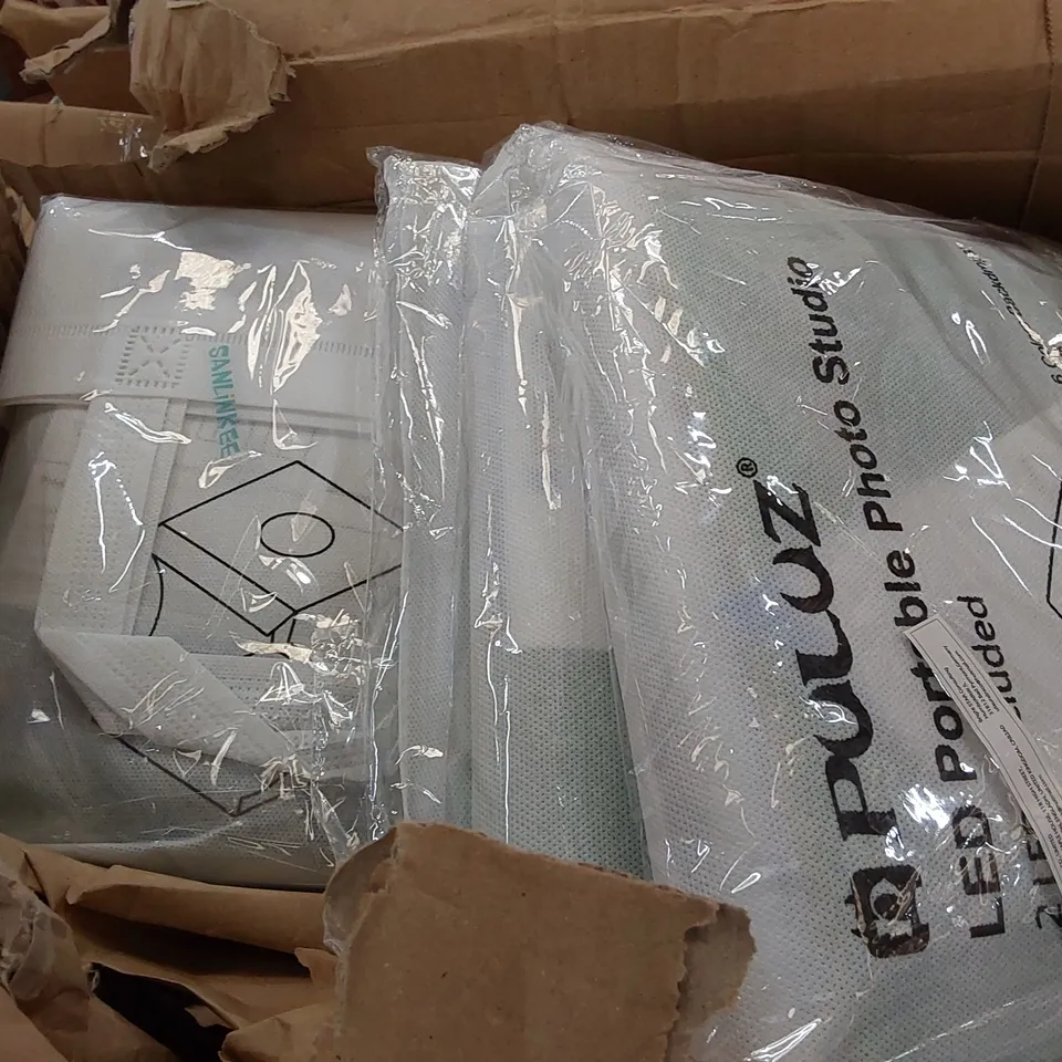 BOX OF APPROXIMATELY 7 PULUZ LED PORTABLE PHOTO STUDIOS (1 BOX)