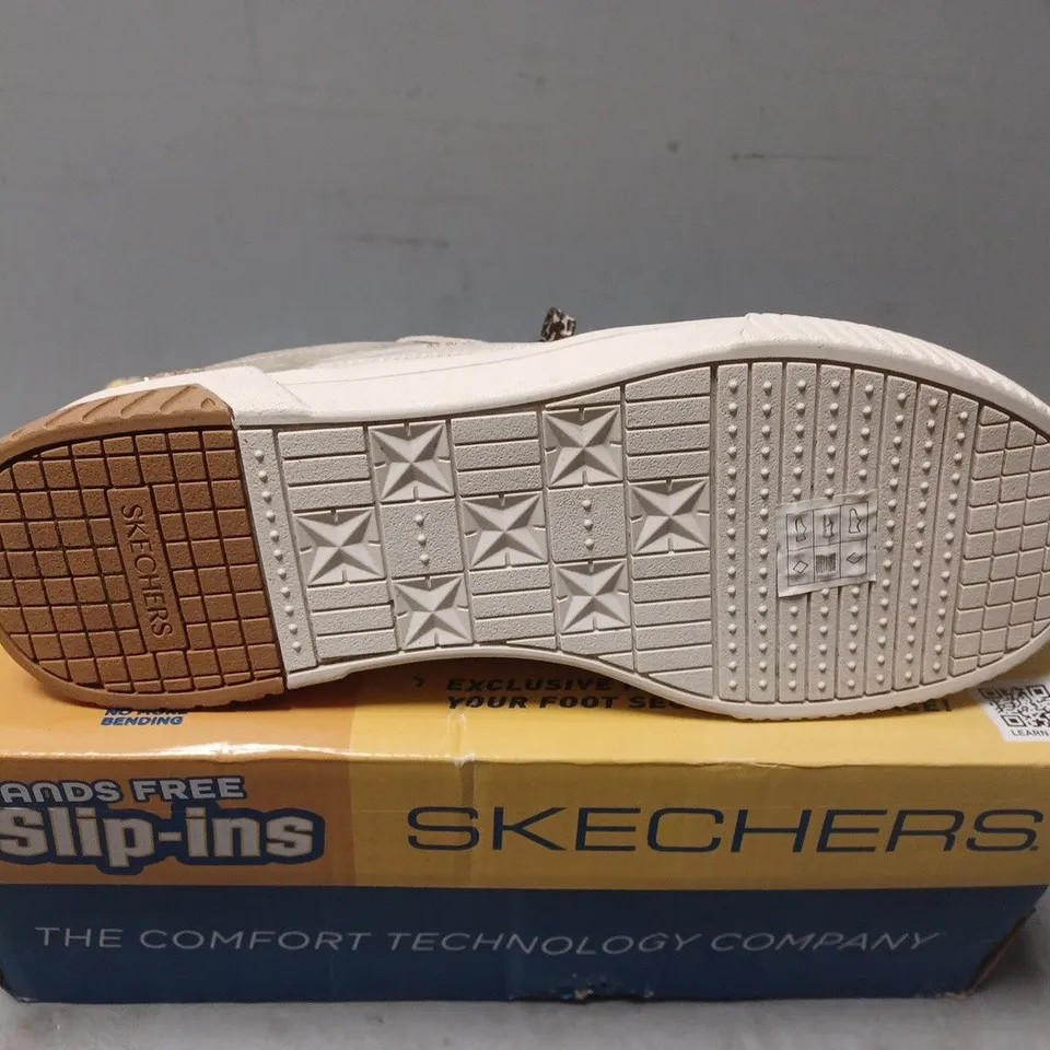 BOXED PAIR OF SKECHER JADE RADIANT ROAR TRAINERS - UK SIZE 7
